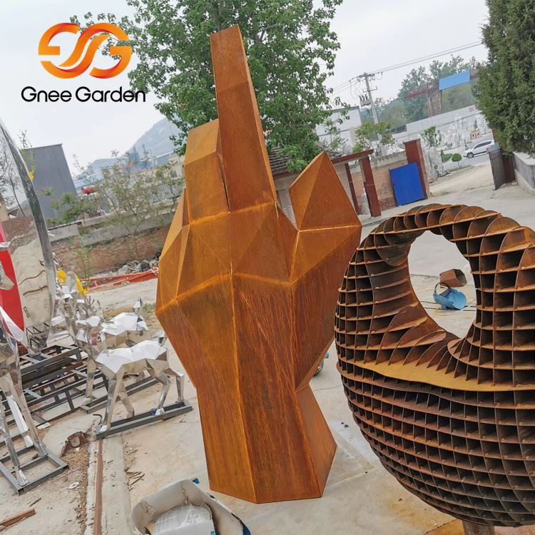 Niaj hnub nimno Metalgarden Sculptures